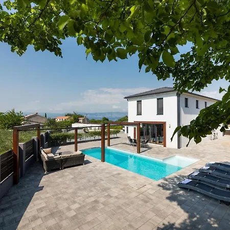 Villa Beeches Rasopasno